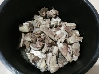 萝卜炖羊排的做法步骤：1