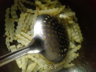 土豆炒白菜的做法步骤：3