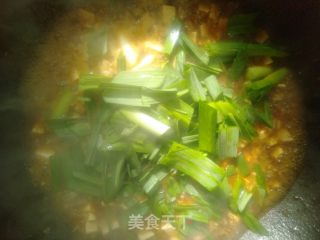 蒜苗烧豆腐的做法步骤：9
