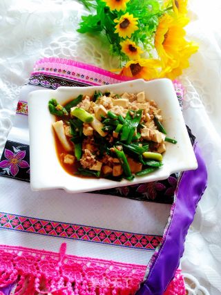 蒜苗烧豆腐的做法步骤：11
