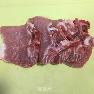 双菇香干炖大排的做法步骤：2