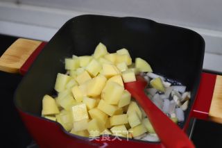 黑椒肥牛炖土豆的做法步骤：6