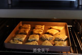 蔓越莓司康的做法步骤：7