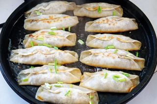 牛肉馅锅烙的做法步骤：9