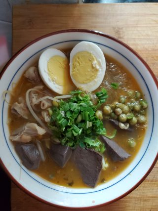 酸辣鸭血粉丝汤的做法步骤：6
