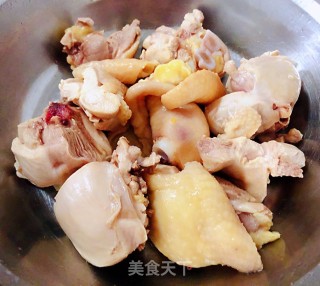 杏鲍菇土豆胡萝卜炖鸡腿的做法步骤：6