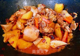 杏鲍菇土豆胡萝卜炖鸡腿的做法步骤：11