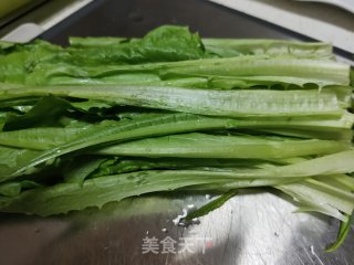 蒜蓉芝麻酱油麦菜的做法步骤：2