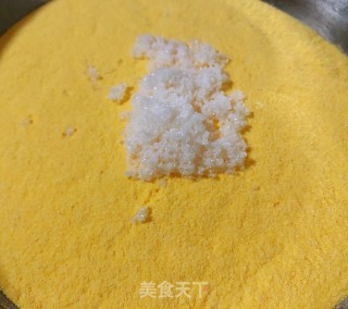 玉米窝窝头的做法步骤：2