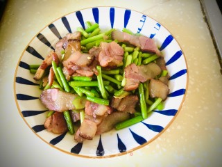 蒜苔炒腊肉的做法步骤：8