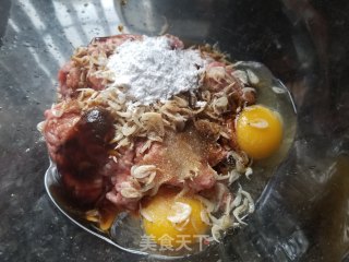 三鲜馄饨的做法步骤：1