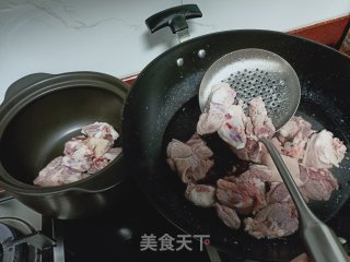 牛肉萝卜煲的做法步骤：2