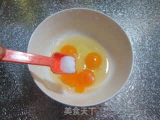 鸡蛋炒荸荠的做法步骤：2