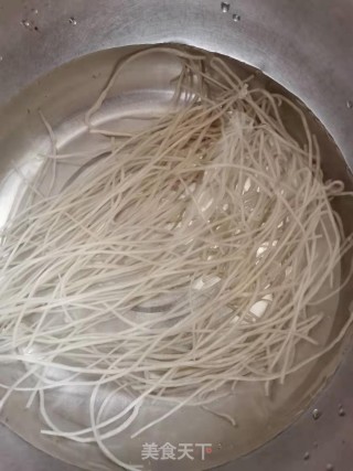 白菜粉条炖肉丸的做法步骤：2