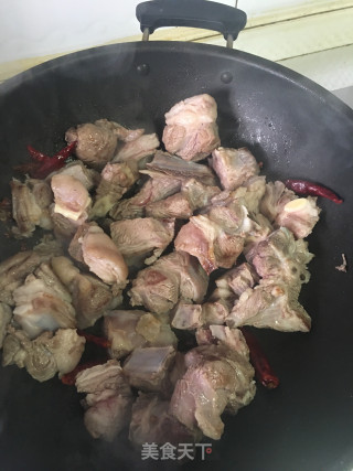 啤酒白菜粉丝烧羊肉的做法步骤：3