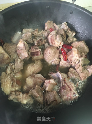 啤酒白菜粉丝烧羊肉的做法步骤：5