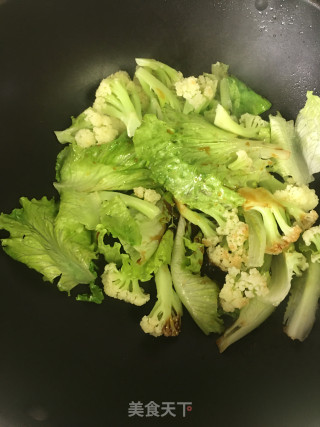 蚝油花菜炒生菜的做法步骤：4