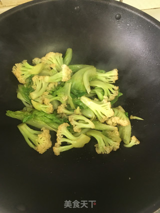 蚝油花菜炒生菜的做法步骤：6