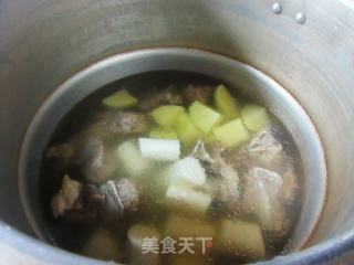 菜芯土豆铁棍山药肉骨汤的做法步骤：7