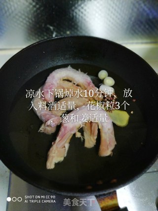 麻辣鸭货的做法步骤：2