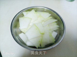 冬瓜沙白汤的做法步骤：2