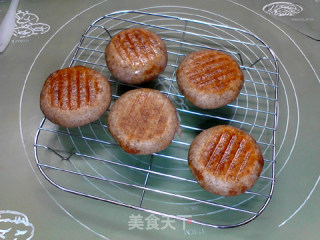 香菇猪牛肉黑全麦馅饼的做法步骤：22