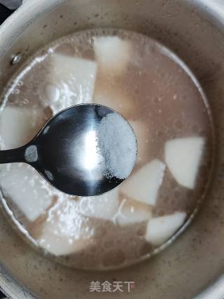 鱿鱼排骨萝卜汤的做法步骤：8