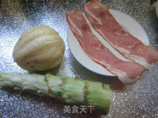 培根莴笋炒白佛手瓜的做法步骤：1