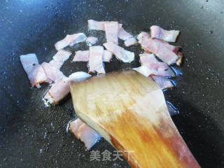 培根莴笋炒白佛手瓜的做法步骤：6