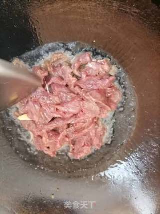 芹菜炒牛肉的做法步骤：4