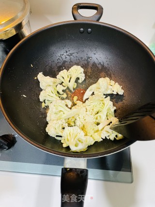 蒜香花菜的做法步骤：2