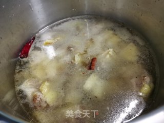 牛尾萝卜汤的做法步骤：8