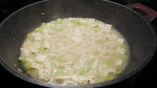 鲜贝肉豆腐汤的做法步骤：12