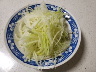 白萝卜丝炒鸡蛋的做法步骤：2