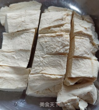 鸡汤炖冻豆腐青菜的做法步骤：2