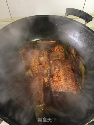 豆豉酱烧白鱼的做法步骤：8