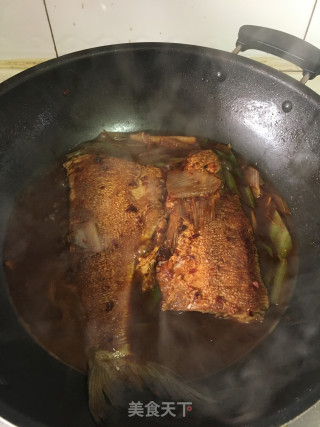 豆豉酱烧白鱼的做法步骤：9