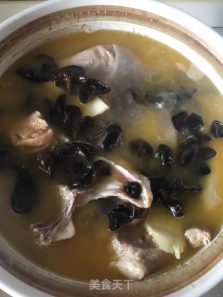 排骨火腿炖鸡汤的做法步骤：6