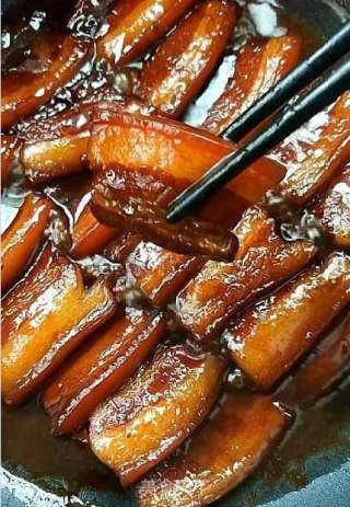 五花肉的做法最好吃的一种。的做法步骤：6