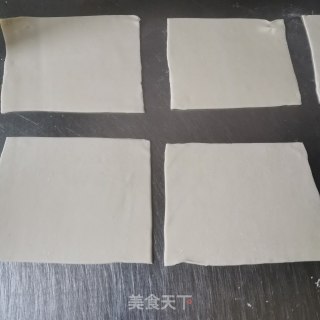 酥皮香蕉派的做法步骤：1