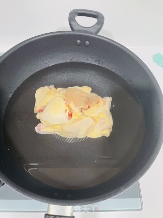 鲍鱼千张鸡汤的做法步骤：1