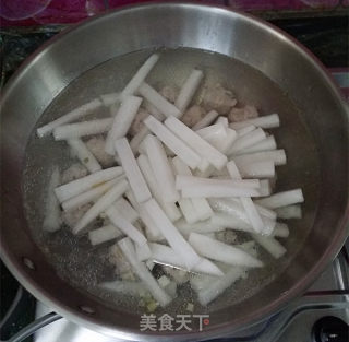 萝卜粉条肉圆汤的做法步骤：9