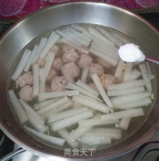 萝卜粉条肉圆汤的做法步骤：10