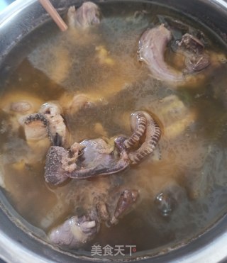 鲍鱼冬笋炖草鸡的做法步骤：5