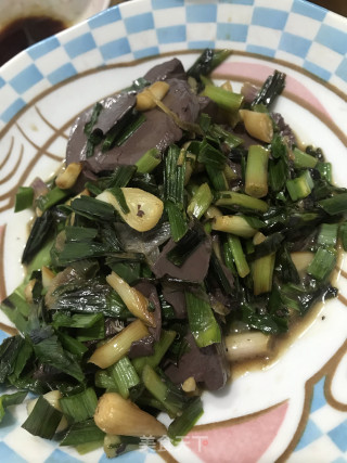羊血炒大蒜的做法步骤：4