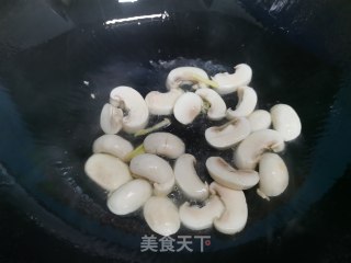 红烩口蘑饭的做法步骤：2