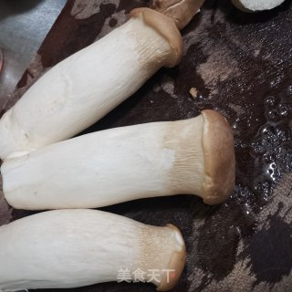 红烧鸡腿菇的做法步骤：1