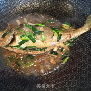 红烧黄花鱼的做法步骤：7