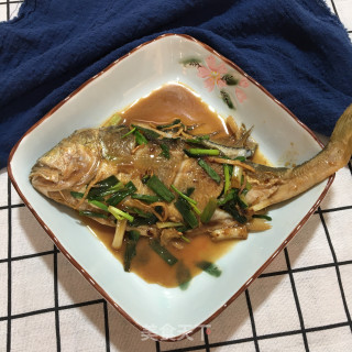 红烧黄花鱼的做法步骤：8