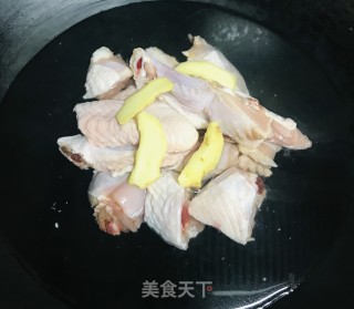 松茸炖鸡汤的做法步骤：3